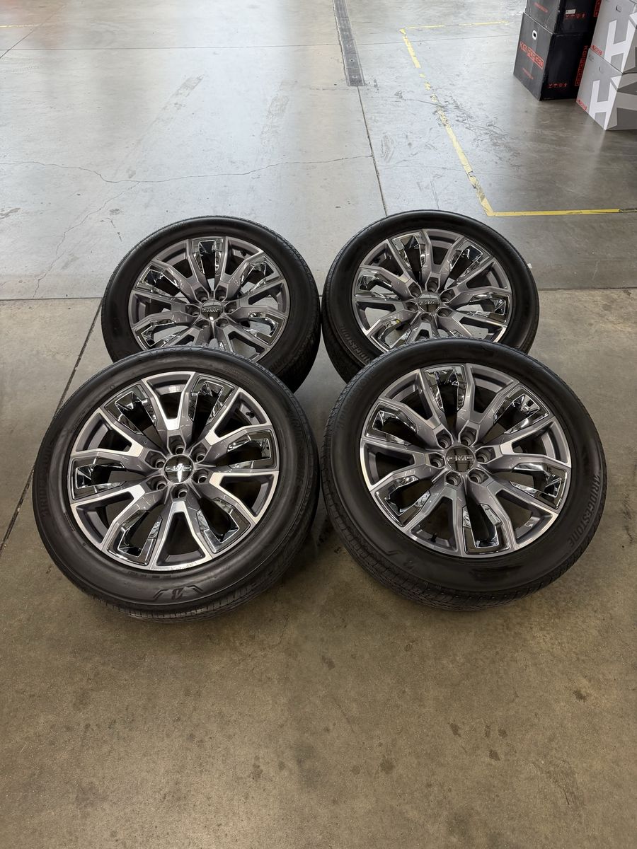 2023 GMC 1500 OEM 22in Denali wheels/ 275/55/22