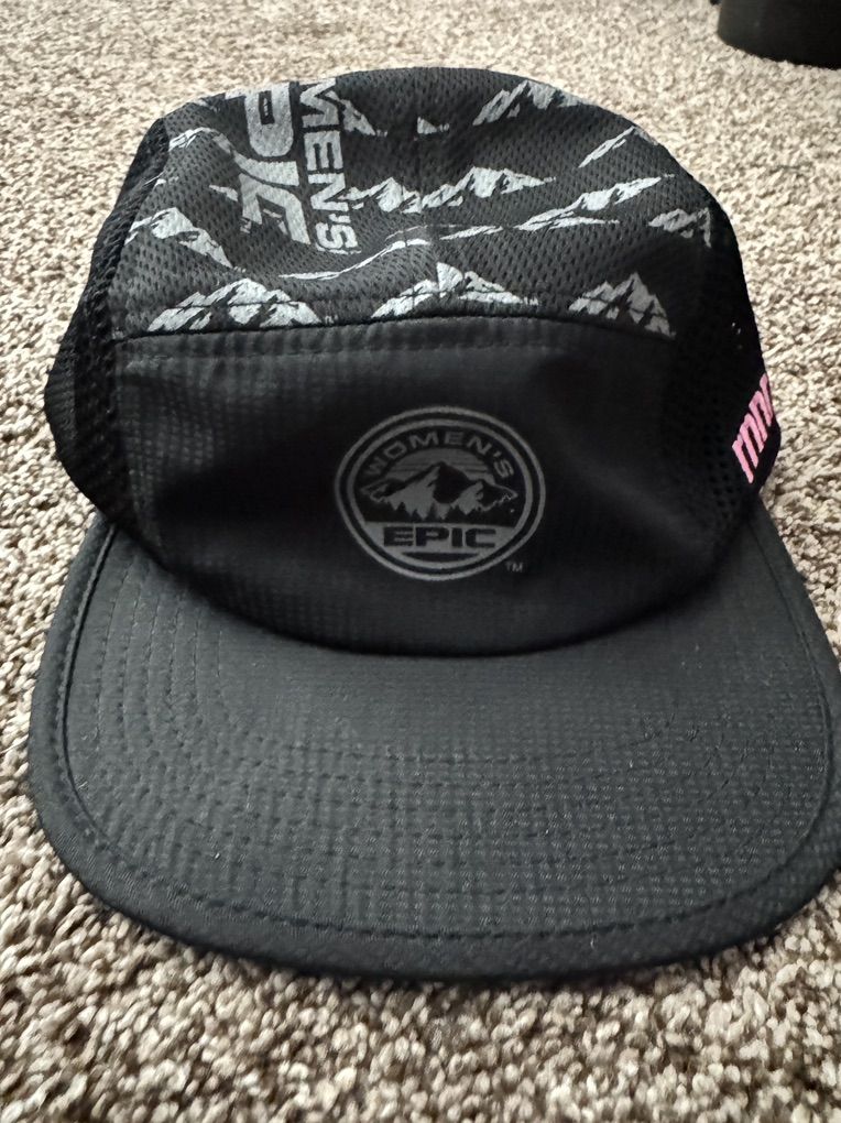 rnnr Performance Running Hat – New with Tags – $20