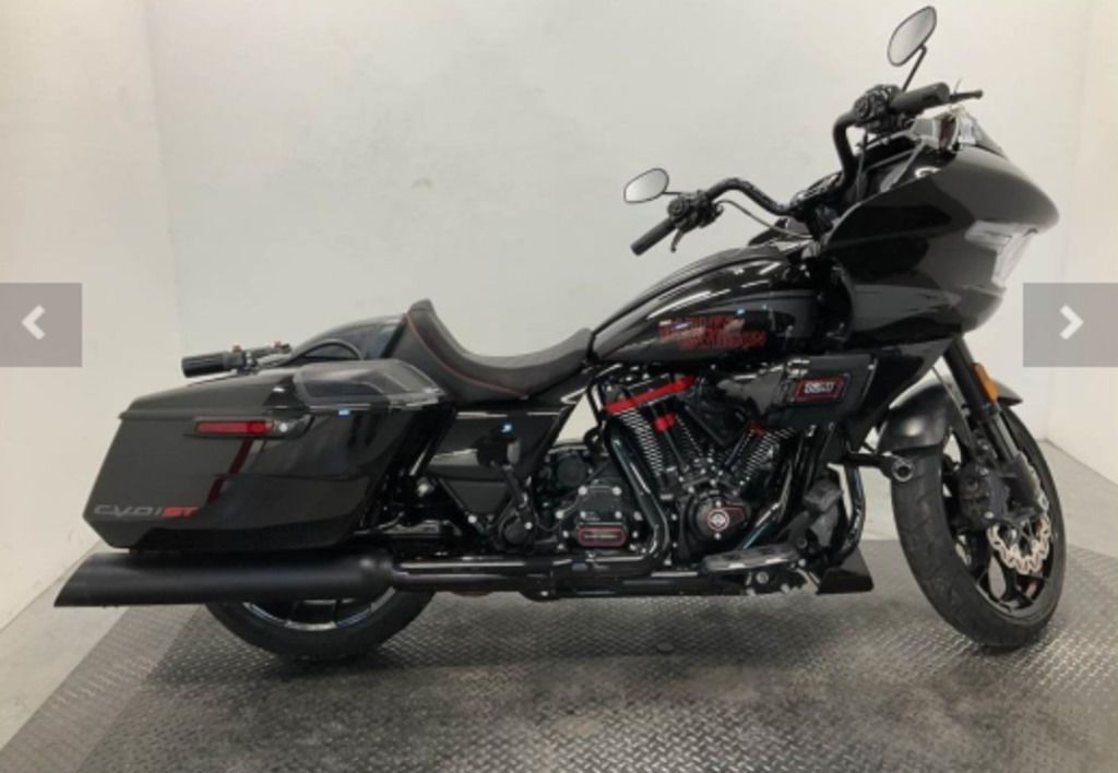 2024 Harley-Davidson® CVO Road Glide ST Raven Met