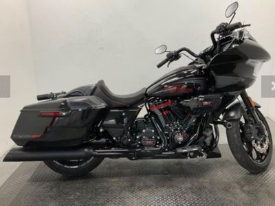 2024 Harley-Davidson® CVO Road Glide ST Raven Met