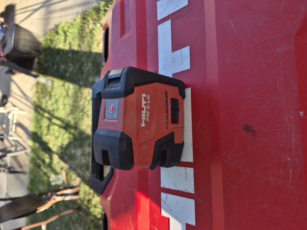 Hilti PM 2-LG green beam line laser level. 