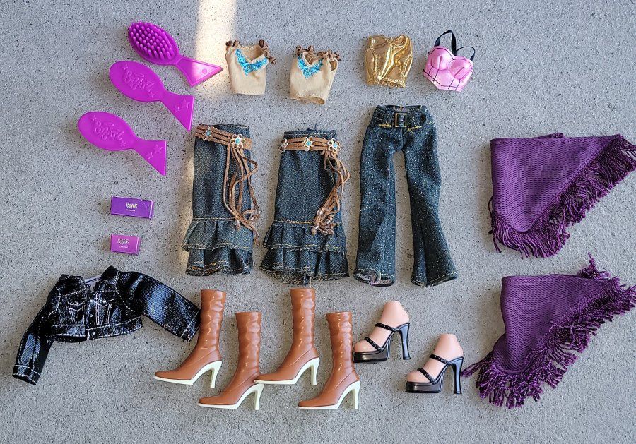 Vintage Bratz Doll Clothes & Accessories Lot | Y2K MGA | Boots, Shoes, Jacket, Outfits, Replacement Pieces
