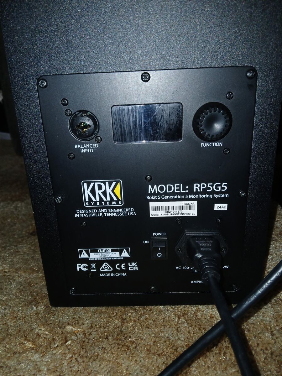Main image 3
