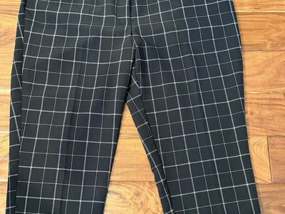 New Women Size 18W Capri Dressed pants Black and White Windowpane Grid
