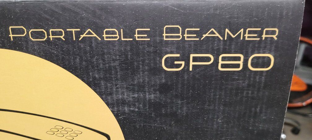 Portable projector - portable beamer gp80