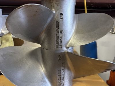 Brand new Mercury Marine Bravo Three 24P Dual Propeller Set 48-823666 / 48-823665 bravo 3 stainless steel props prop propellers