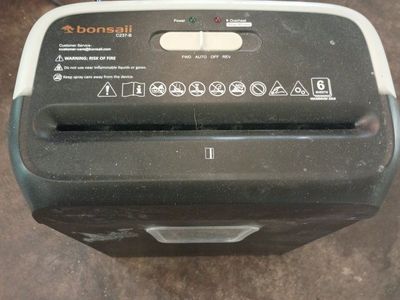 Bonsaii C237-B 6-Sheet Cross-Cut Paper Shredder Black