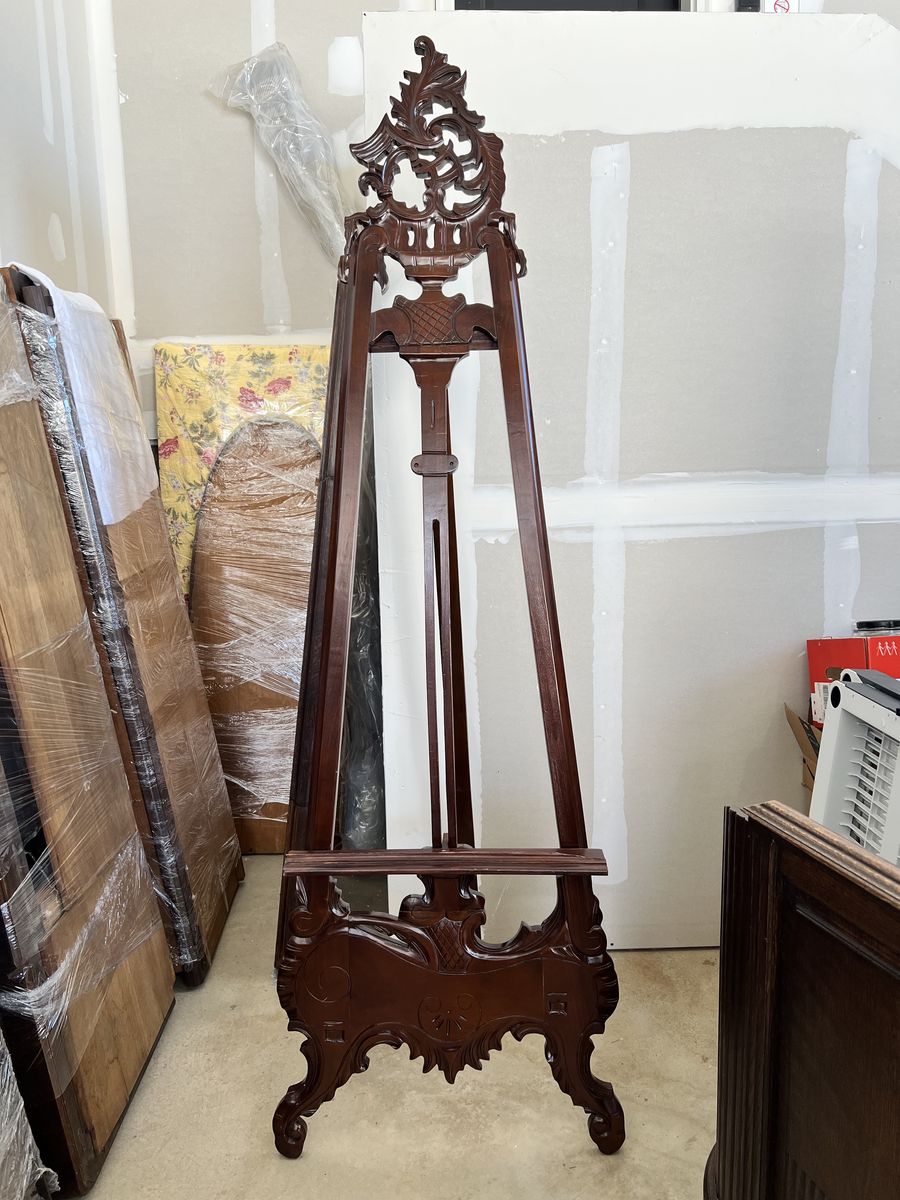 Gorgeous Easel