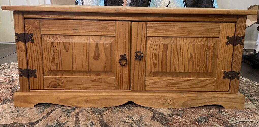 Solid Wood Coffee Table/Storage Cabinet