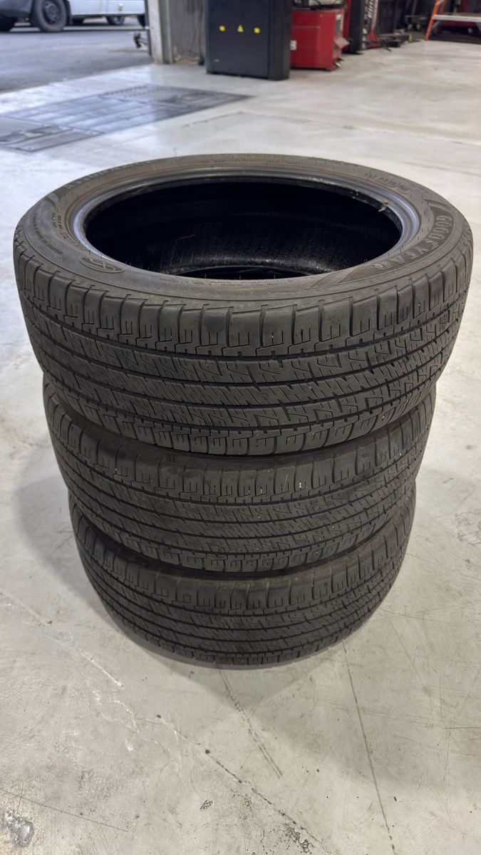 (3) Goodyear Assurance 205x50r17