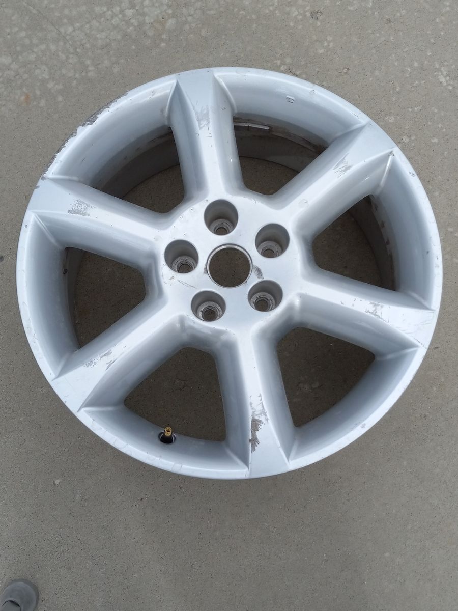Nissan Rim 18"