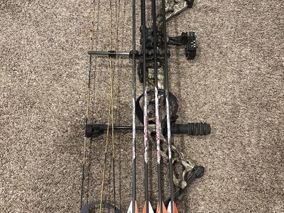 Diamond Infinite 305 Compound Bow - Adjustable 7-70lb Draw, 19-30" Draw Length, Camo