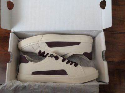Blowfish Malibu Play Womens Shoes Size 8M Canvas Low Top Sneakers Beige/Maroon