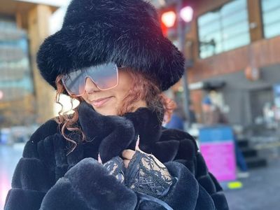 Women's Black Faux Fur Coat and Matching Bucket Hat Set - Size M/L