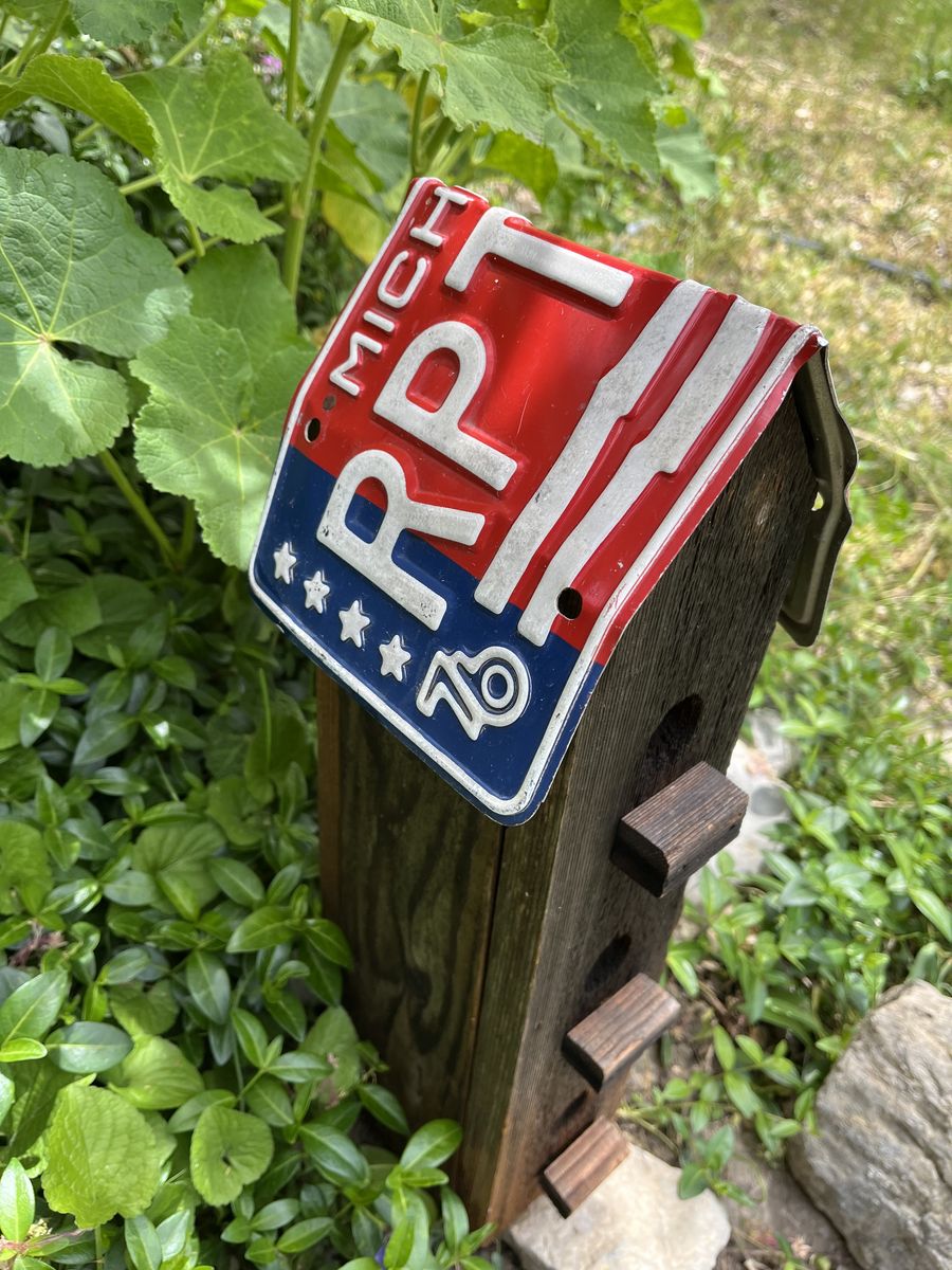 4th of July - Wood Bird house with vintage license plate top