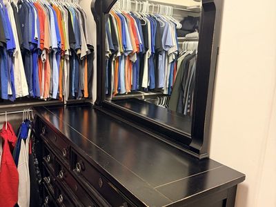 10 Drawer dresser with mirror