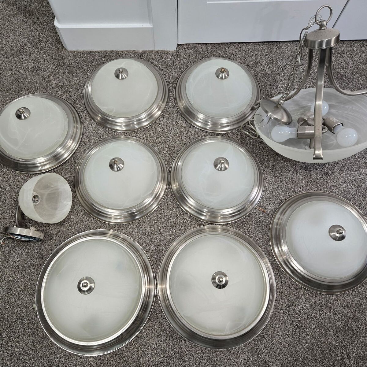 Assorted light fixtures