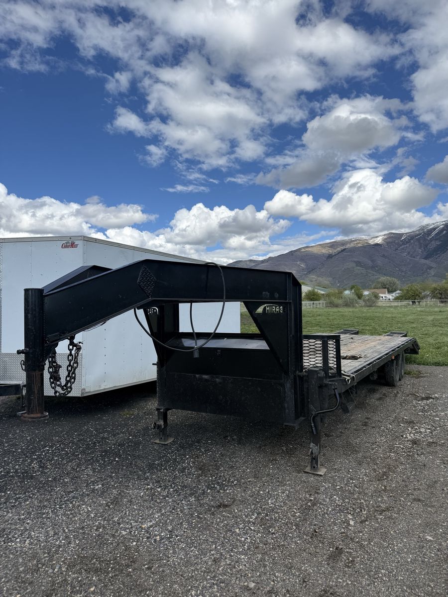 Mirage 30 FT Gooseneck W/ winch