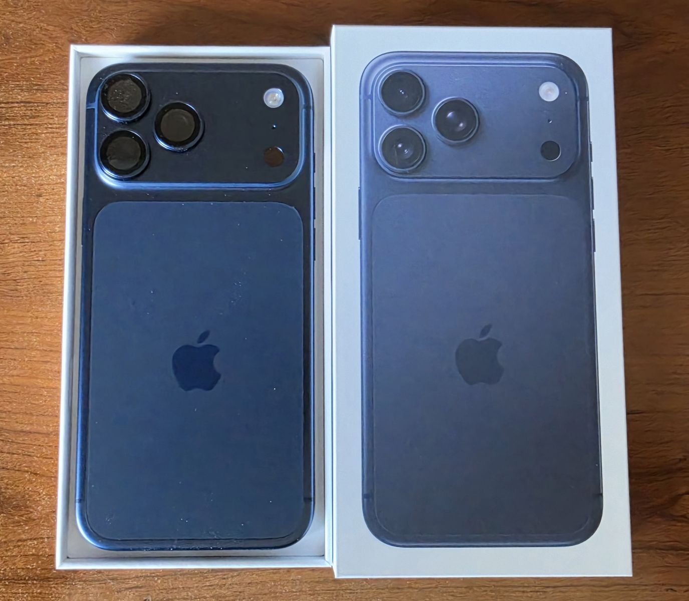 iPhone 17 Pro Max 512 Gb with AirPods 4 and Accessories (Unlocked)