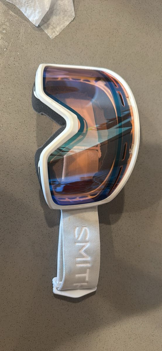Smith Optics Ski/Snowboard Goggles - White Frame, Rose/Blue Sensor Lens