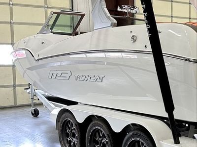 2022 MB Sports 22 Tomcat Surf Boat