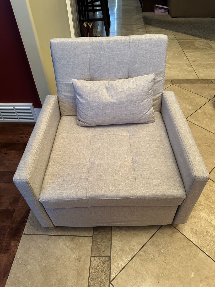 Accent sleeper chair