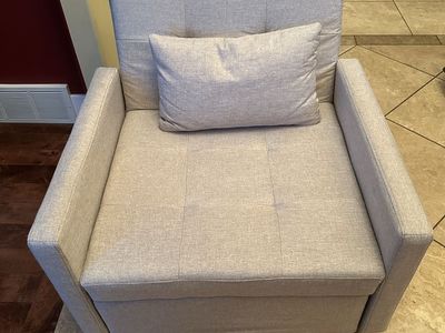 Accent sleeper chair