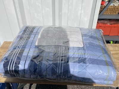 Better Homes & Garden Navy Blues Plaid Quilt Set