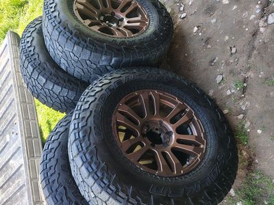 wheels and tires 6 lug 285/70r17