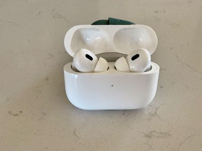 Apple AirPods Pro (2nd Generation, USB-C) – Excellent Condition – $160 OBO