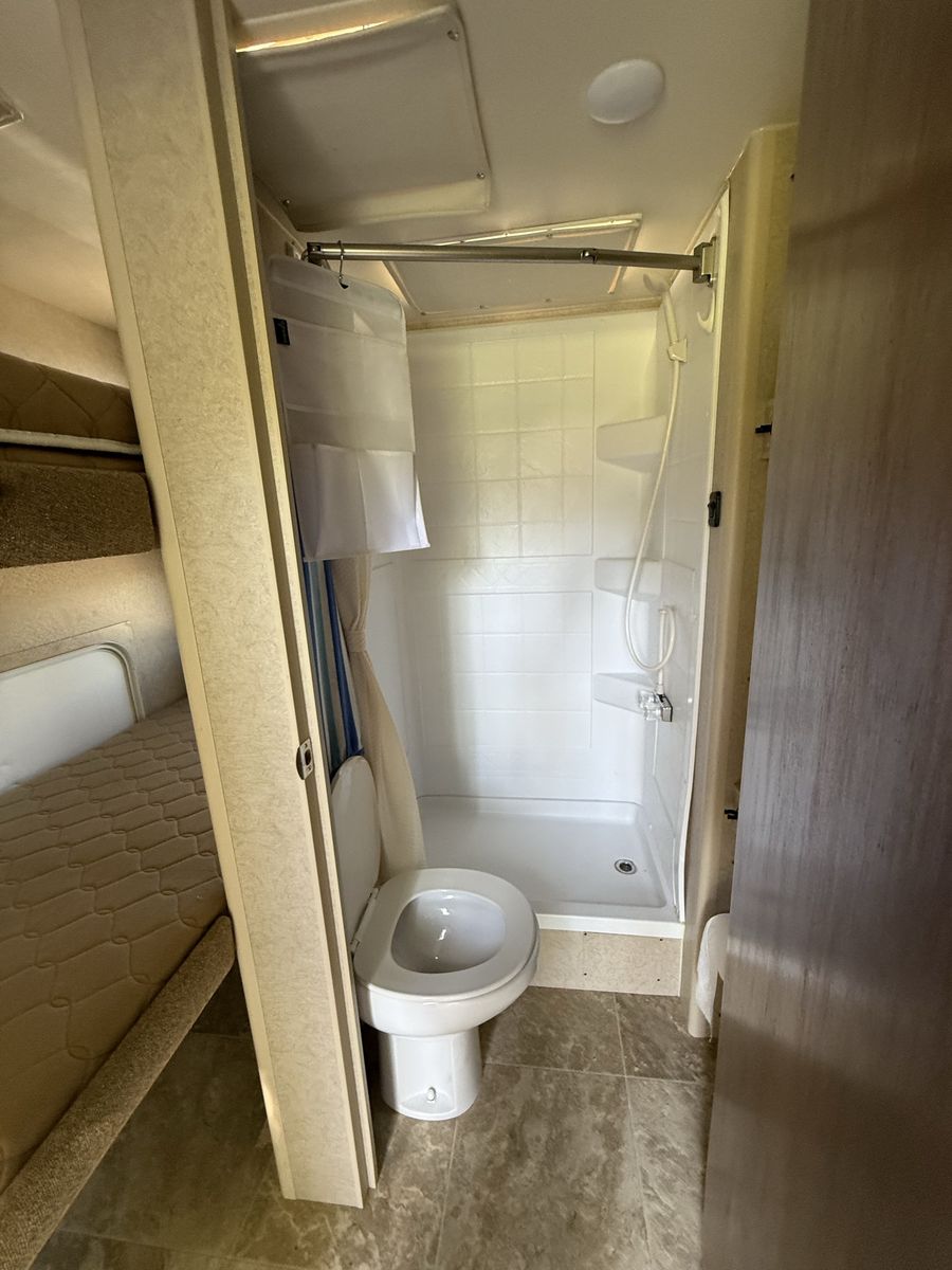 Main image 6