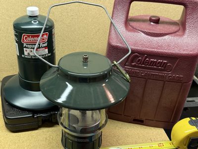 Excellent/NM Coleman 10” Propane Lantern in Case