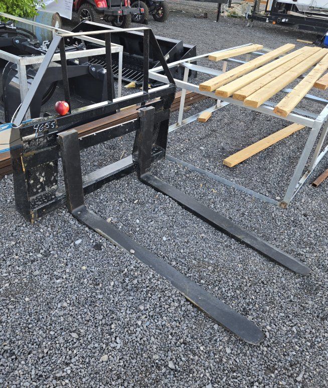 NEW AGT 48" Heavy Duty Pallet Forks, Rated 4000 lbs. (Skid Steer)
