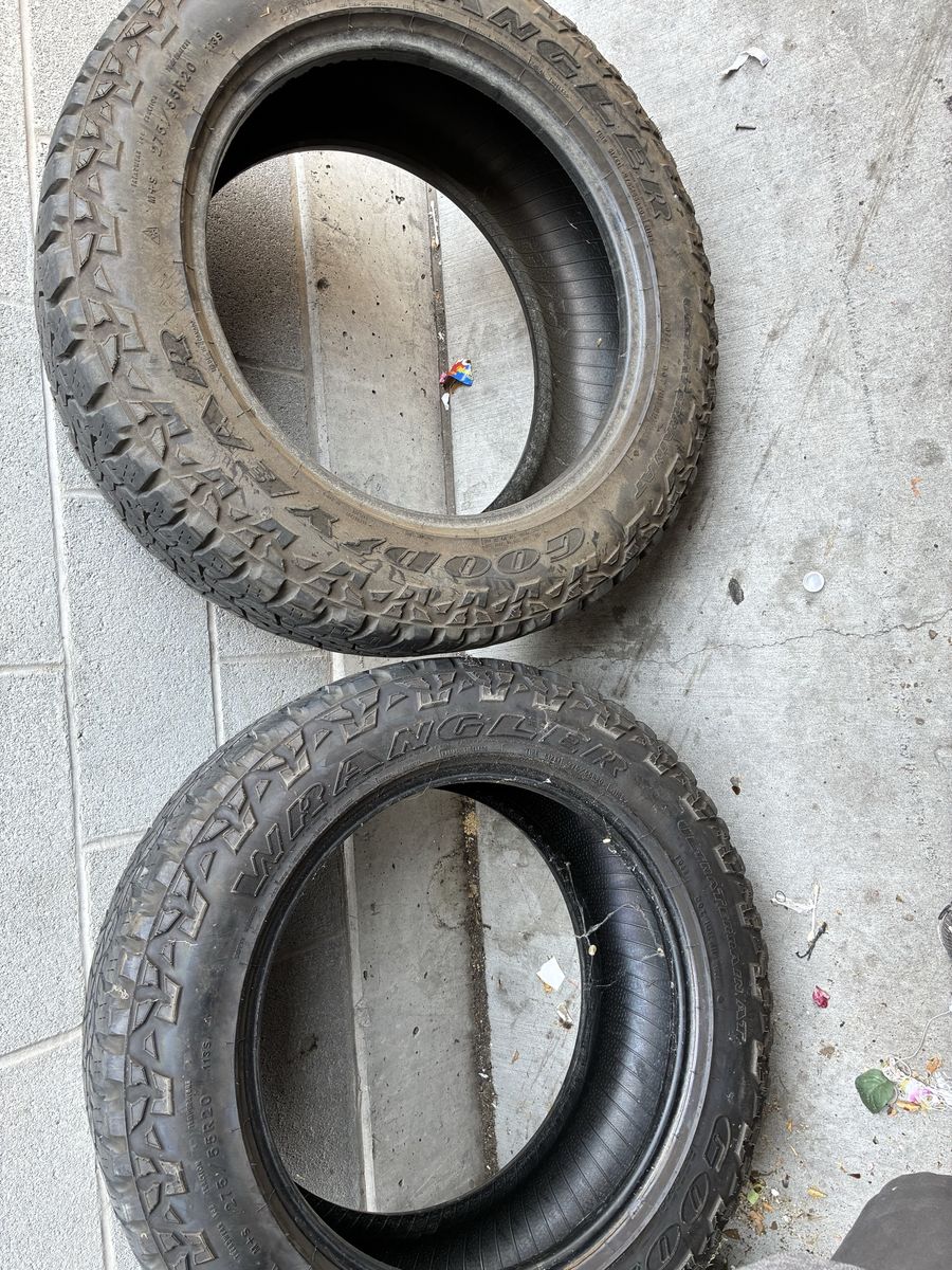 Pair of Goodyear Wrangler 275/55/r20. Good condition 