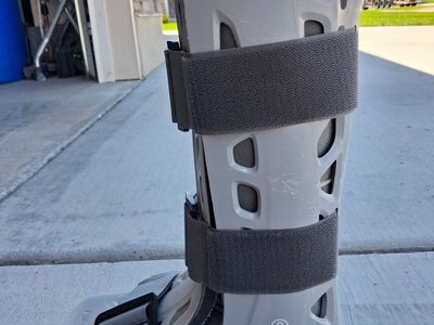 Aircast - Walking Boot (S) **GREAT CONDITION**
