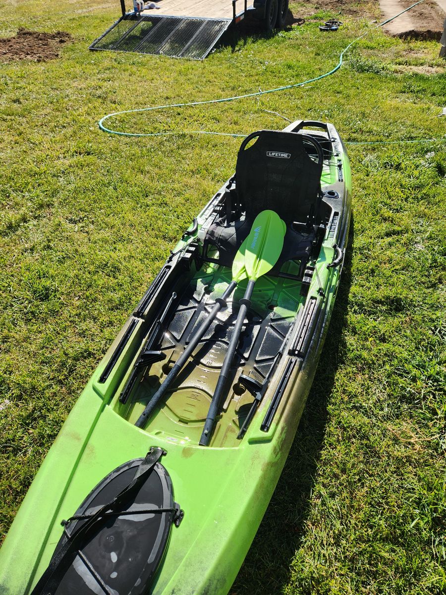 Lifetime 13ft fishing kayak