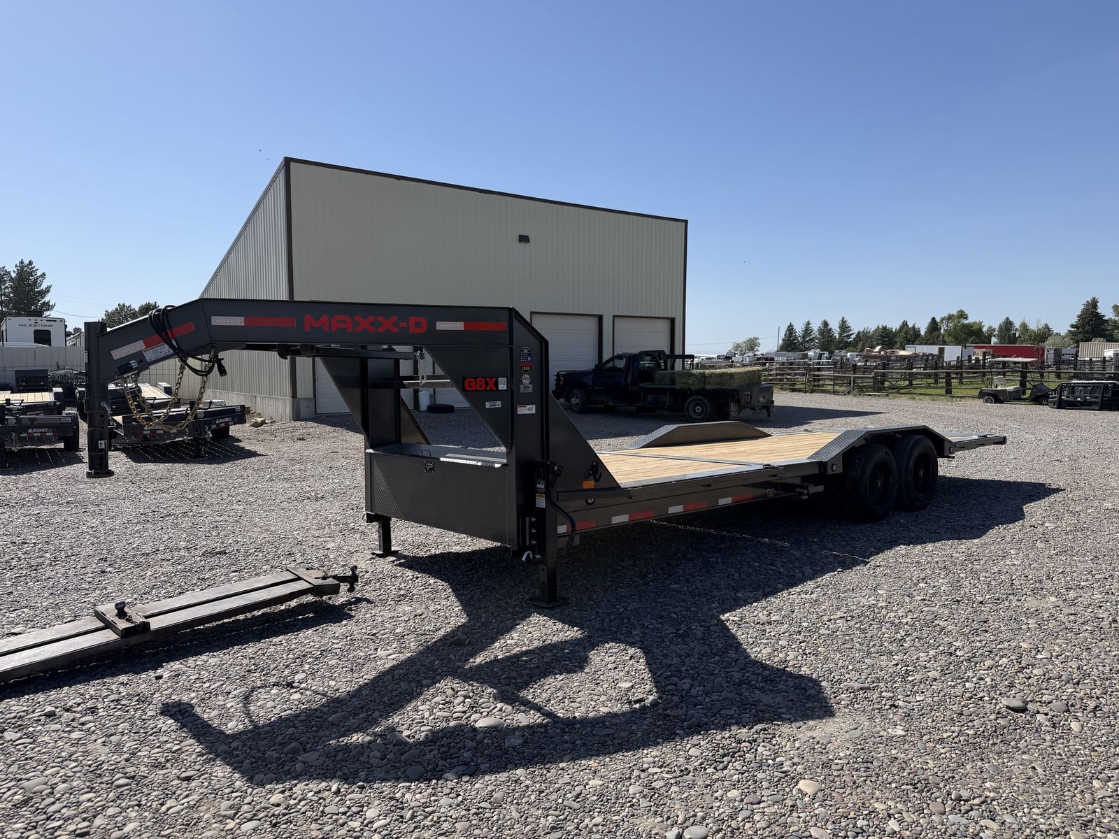 2027 Maxx-D G8X GN Tilt 102”x24’