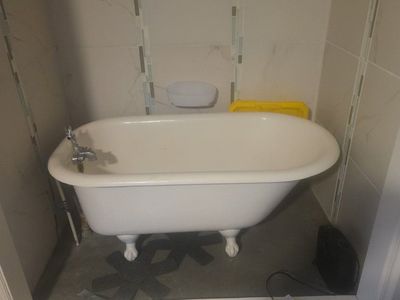 claw foot tub