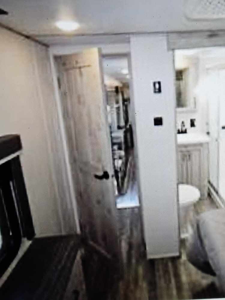 Main image 10