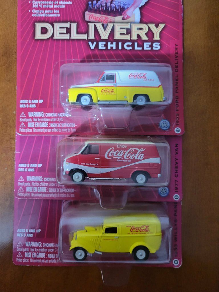Johnny Lightning Coca-Cola Delivery Vehicles 1:64