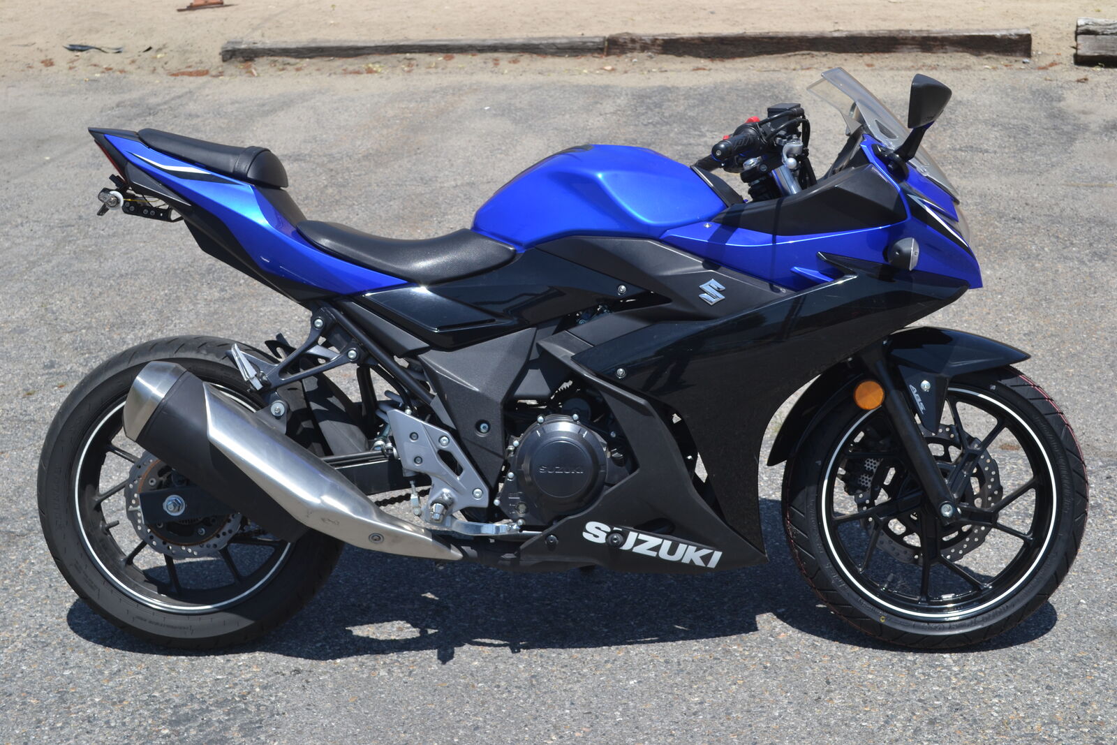 2020 Suzuki GSX250R - **Warranty Included** -Beginner Sport Bike - GSXR 250 - Ninja