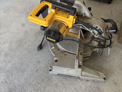 Dewalt Saw