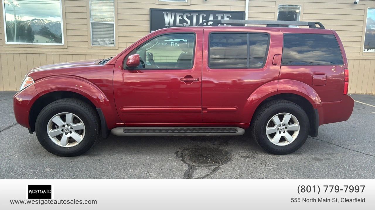 2011 NISSAN PATHFINDER SV