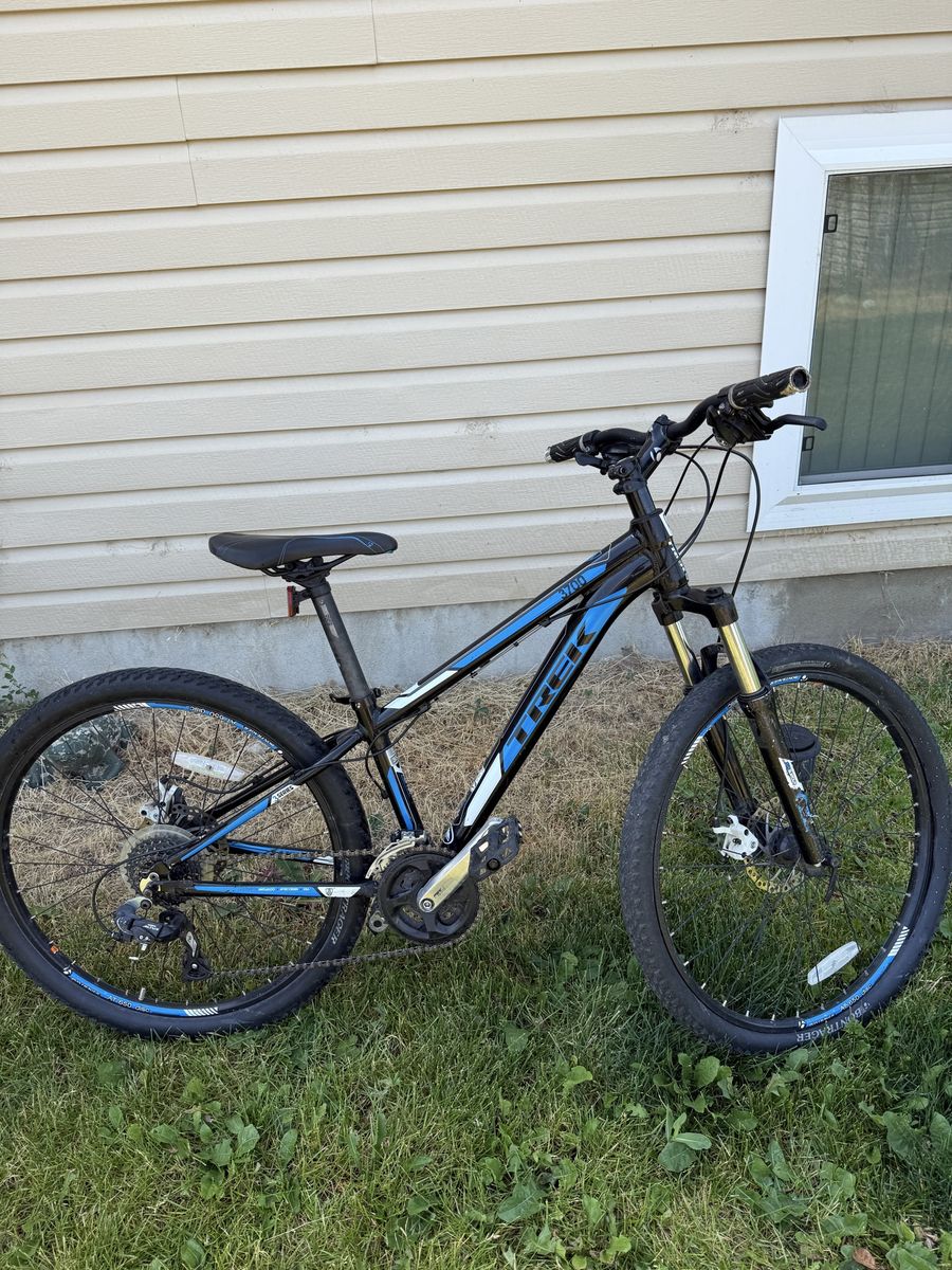 Trek Skye SL Mountain Bike Black/Blue Hardtail, Bontrager Wheels $80 OBO