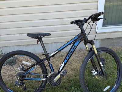Trek Skye SL Mountain Bike Black/Blue Hardtail, Bontrager Wheels $80 OBO