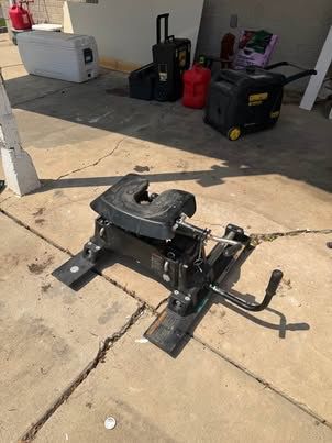 Curt Q20 w/ slider. Rail mounted OBO