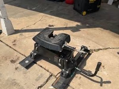Curt Q20 w/ slider. Rail mounted OBO