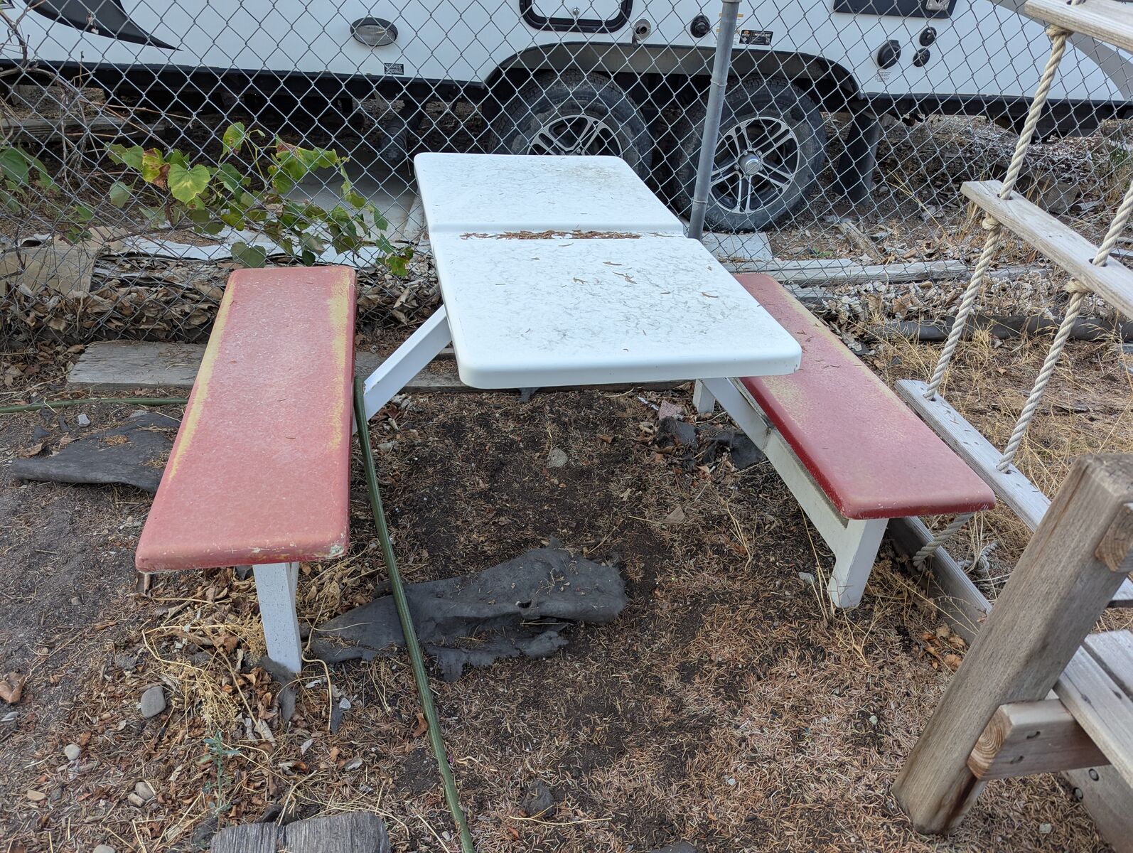 Picnic Table Court Table