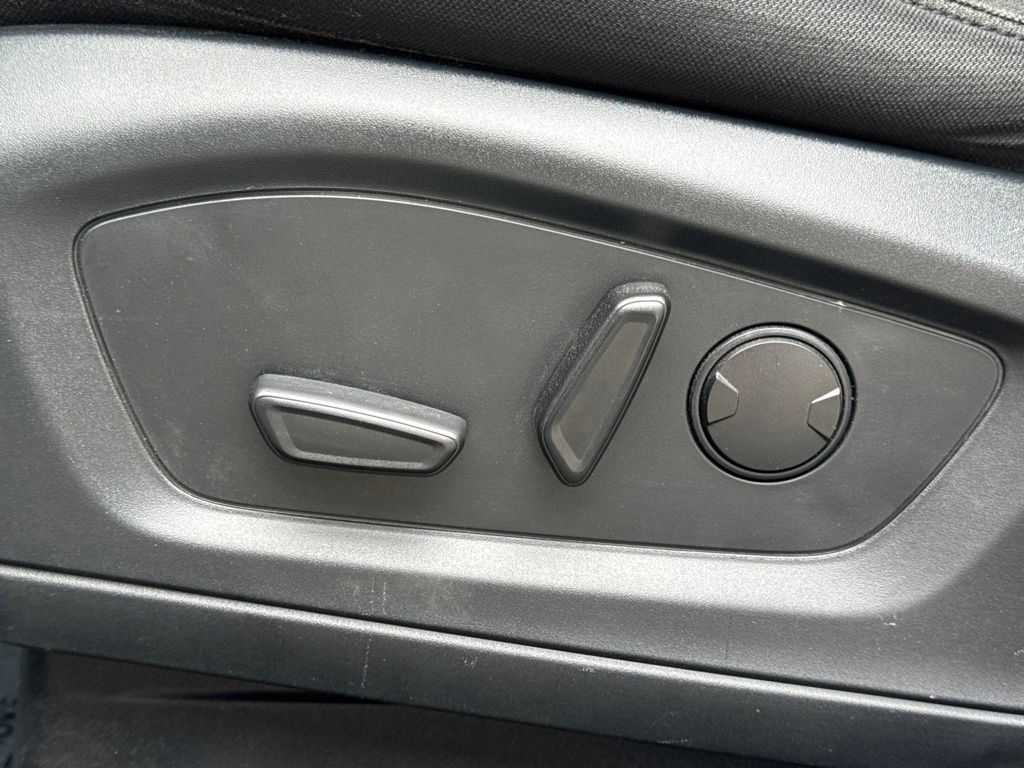 Main image 12