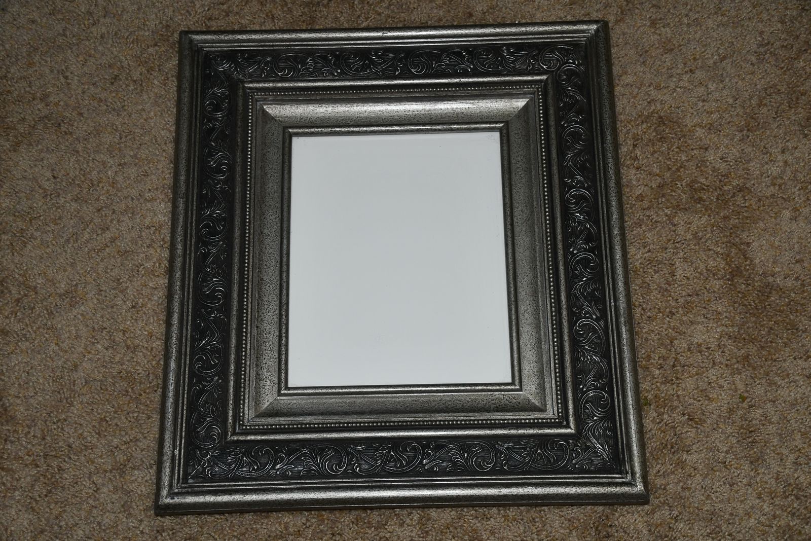 BEAUTIFUL GRAY WOOD PICTURE FRAME ~ HOLDS a 8" x 10" PICTURE ~ VERY DETAILED ~ HANGER